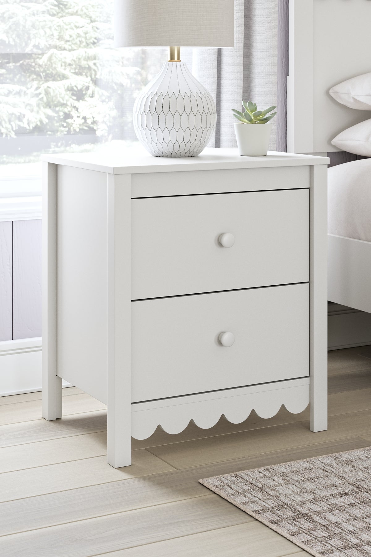 Hallityn Twin Panel Headboard with Dresser and 2 Nightstands