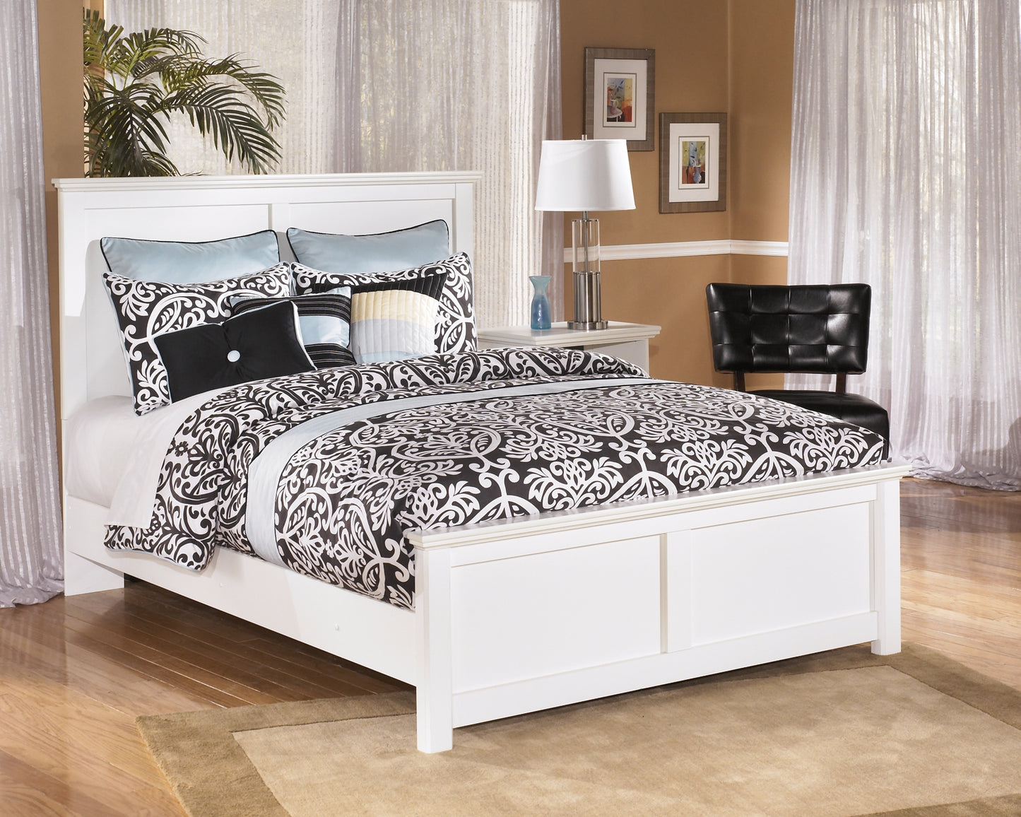 Bostwick Shoals Queen Panel Bed with Mirrored Dresser